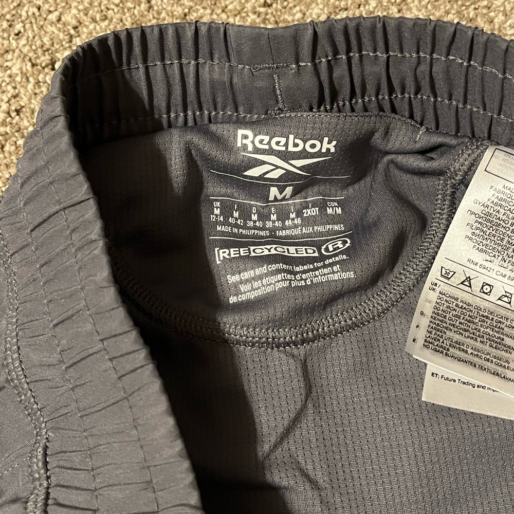 Reebok Women's 5 in. Lined Speedwick Woven Running Shorts, Black, Sz. M - Picture 5 of 10